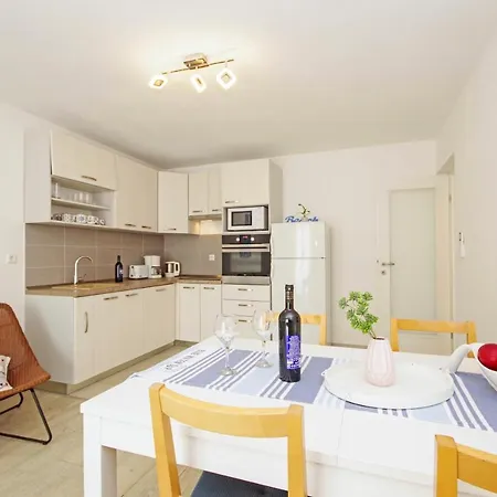 Iva Apartment *